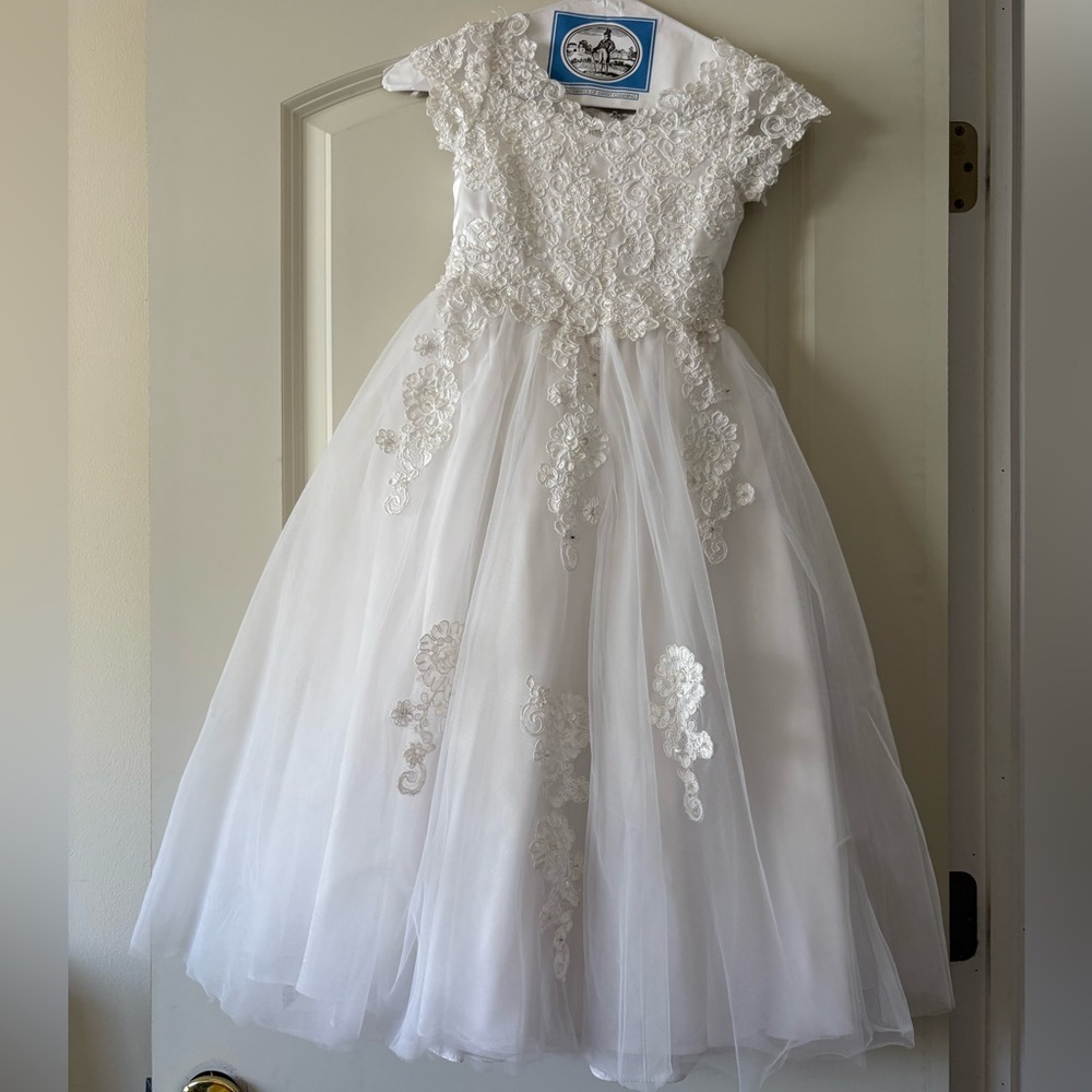 White Lace Flower Girl Dress With Veil